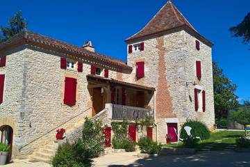 Gîte pour 10 personnes, avec jardin et sauna à Les Junies