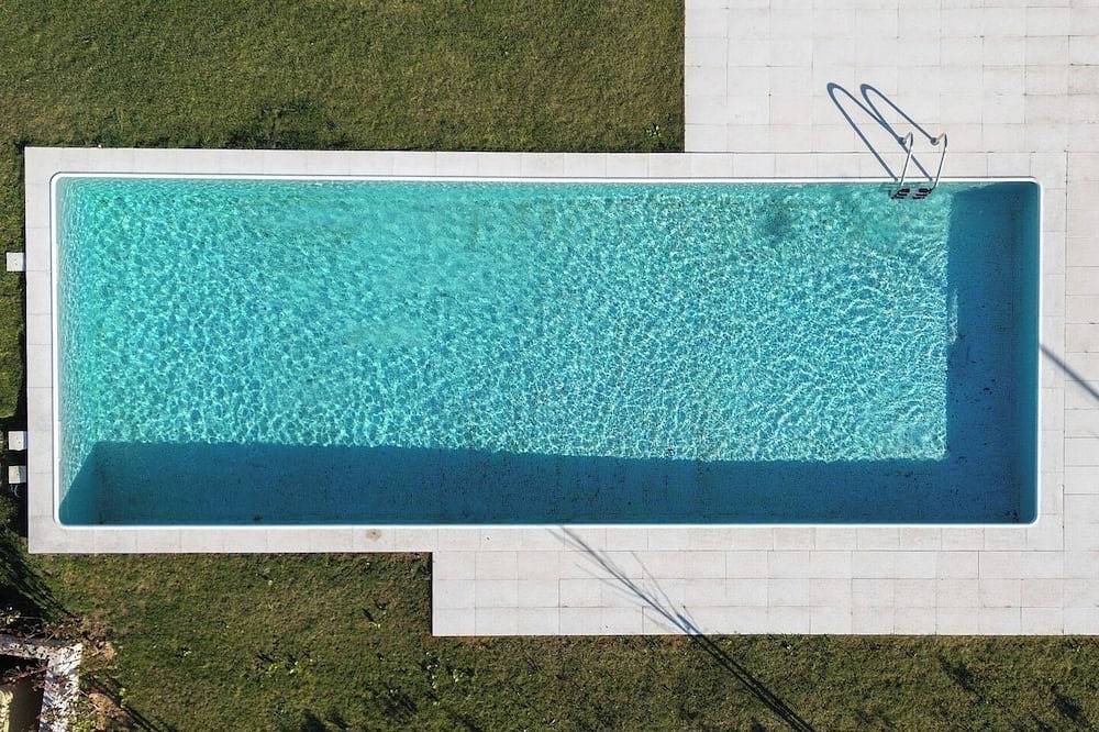 Apartamento inteiro, Hostwise - Luxurious Apartment w/ Balcony and Pool in Oliveira do Douro, Distrito do Porto