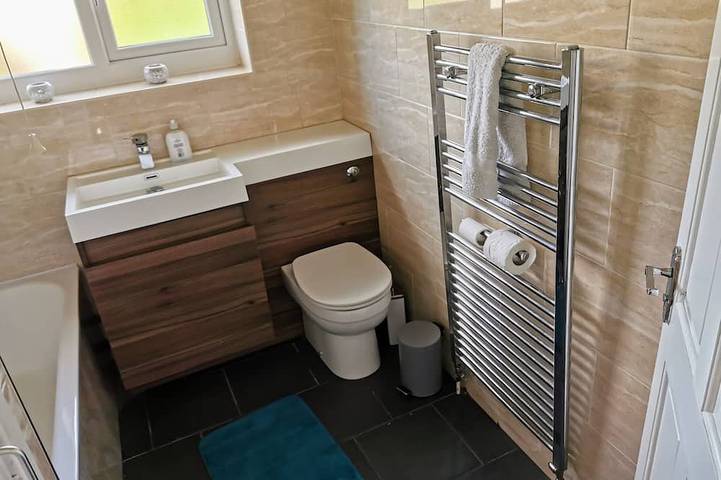 3Bed Full House - Free Parking - Family Friendly! in Wolverhampton, Birmingham e dintorni