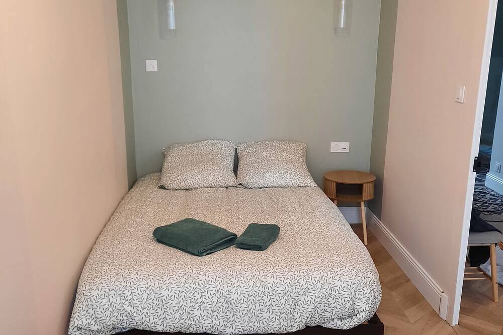 Entire apartment, Apartment in the heart of Beaugency in Beaugency, Loire Valley