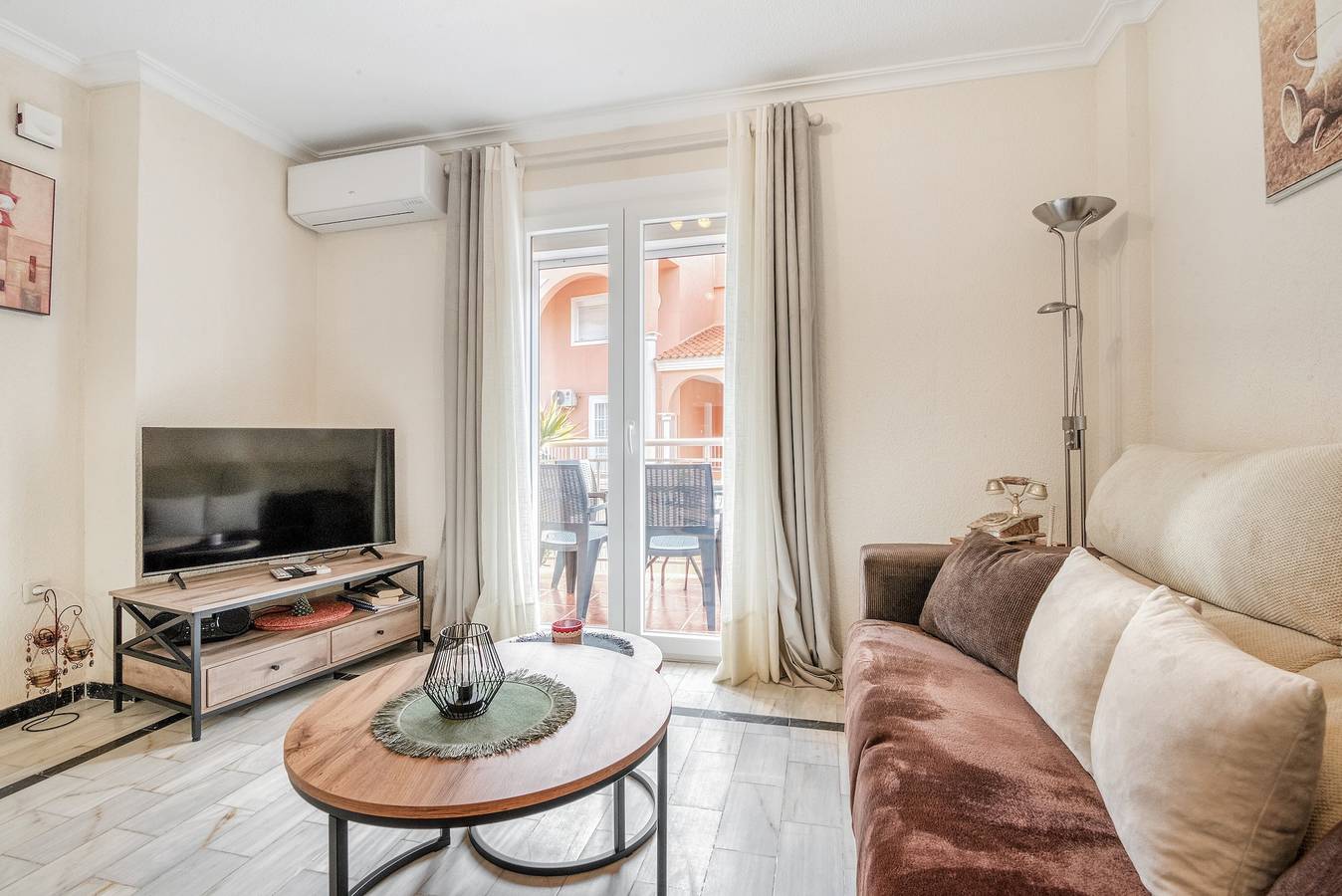 Appartement entier, Appartement 'Verano Azul' avec piscine commune, Wi-Fi et climatisation in Torrevieja, Costa Blanca