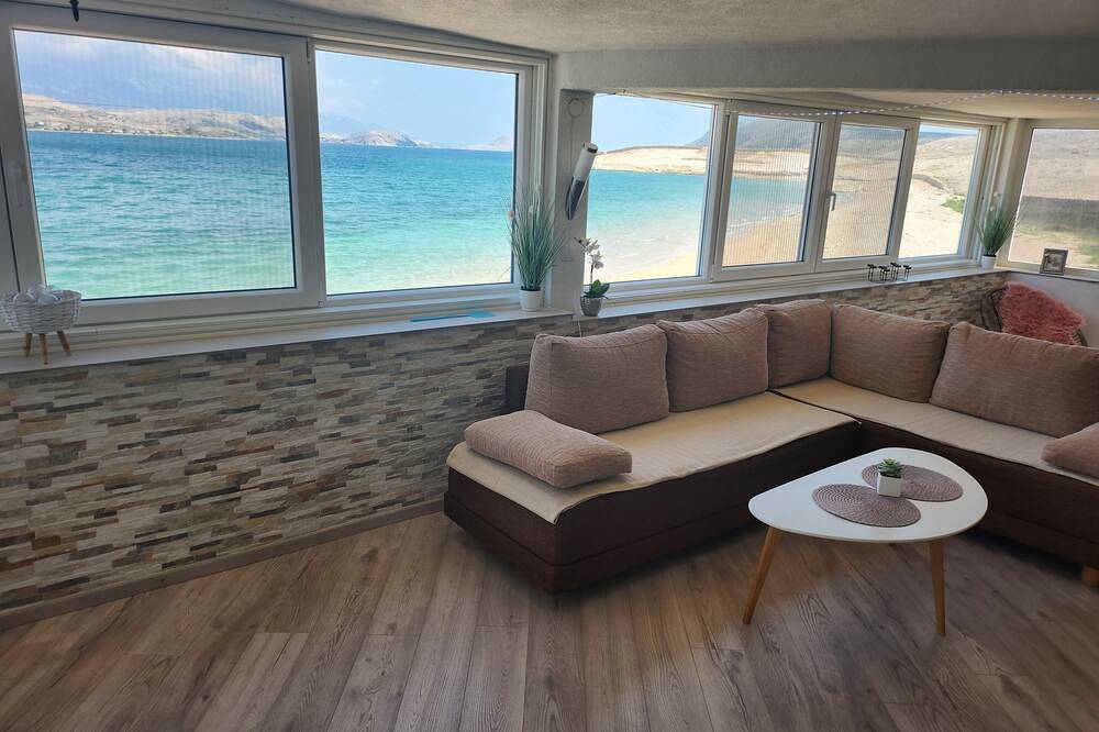 Casa dei pescatori accanto al mare Baia Prnjica, Pago - Pag (K-12620) in Novaglia, Pag