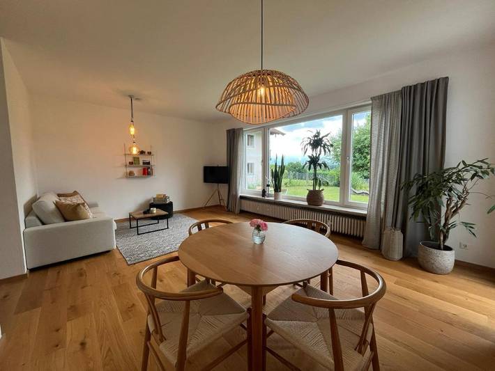 Ferienwohnung für 3 Personen, mit Ausblick und Garten in Stephanskirchen