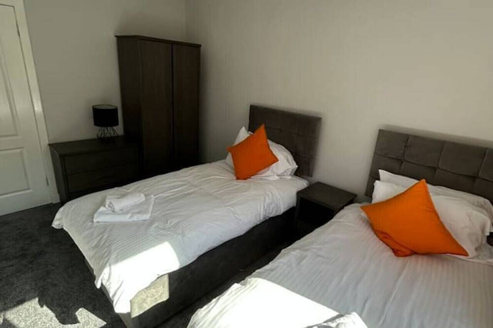 Ganze Wohnung, 3-Bed Apartment Central Greenock in Inverclyde