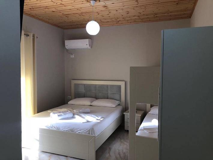 Location de vacances pour 3 personnes, avec vue et jardin dans Ksamil - 4