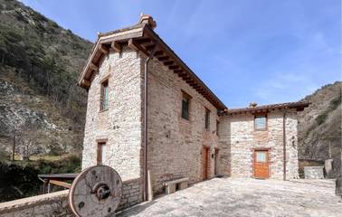 Gîte pour 4 personnes, avec terrasse, animaux acceptés à Gubbio