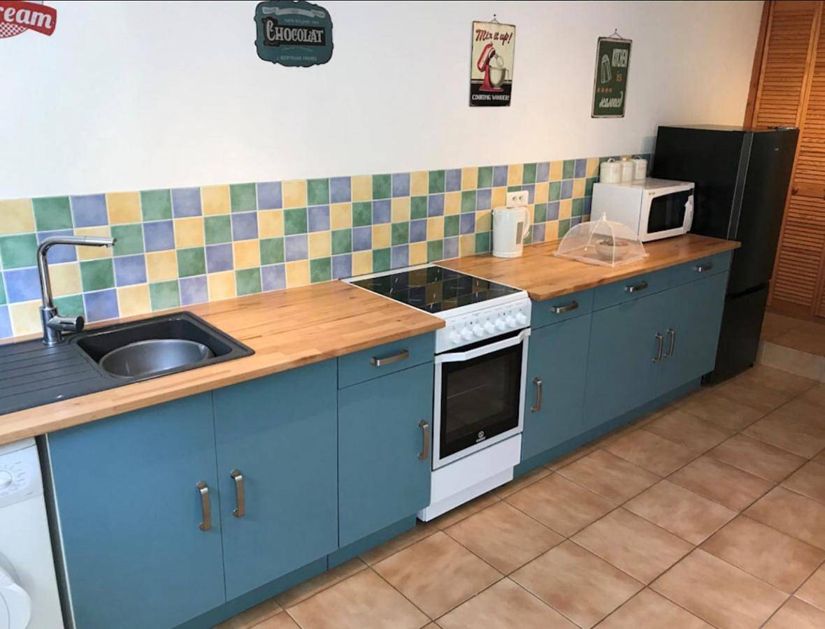 Two-Bedroom House in Chamboret, Région de Bellac