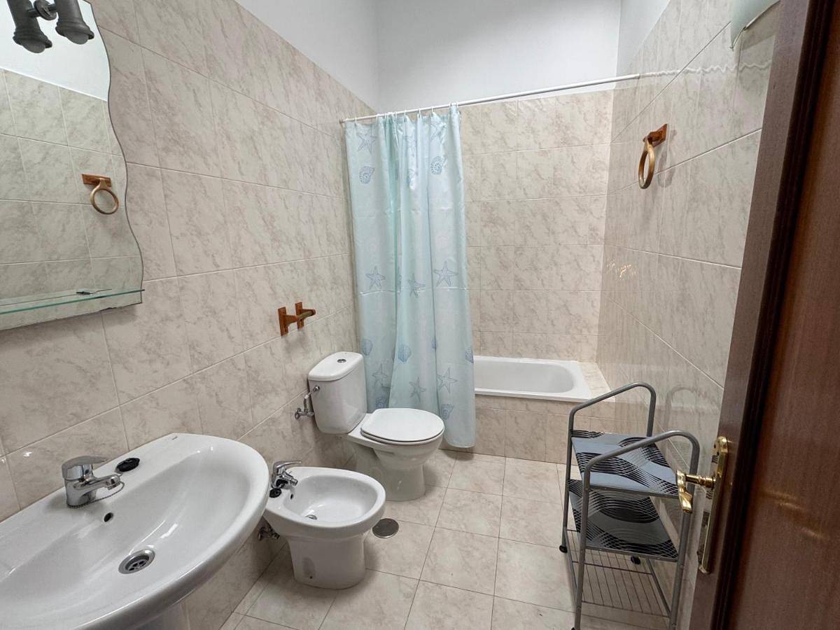 Apartamento entero, Two-Bedroom Apartment - Oceanfront in Playa de El Rosal (San Vicente de la Barquera), San Vicente de la Barquera