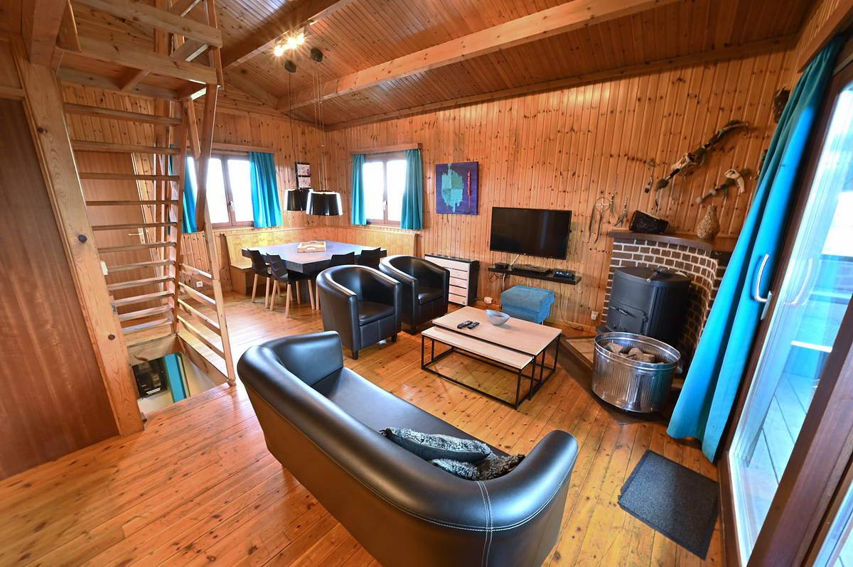 Beautiful house for 9 persons with outdoor spa | enclosed garden | enjoy! in Somme-Leuze, Région de Namur