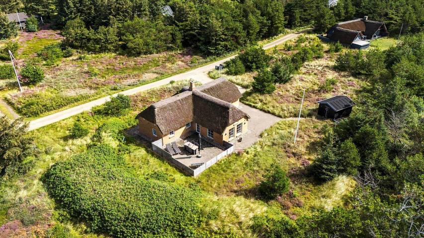Ferienhaus für 6 Personen, mit Whirlpool und Terrasse sowie Garten und Sauna in Klegod