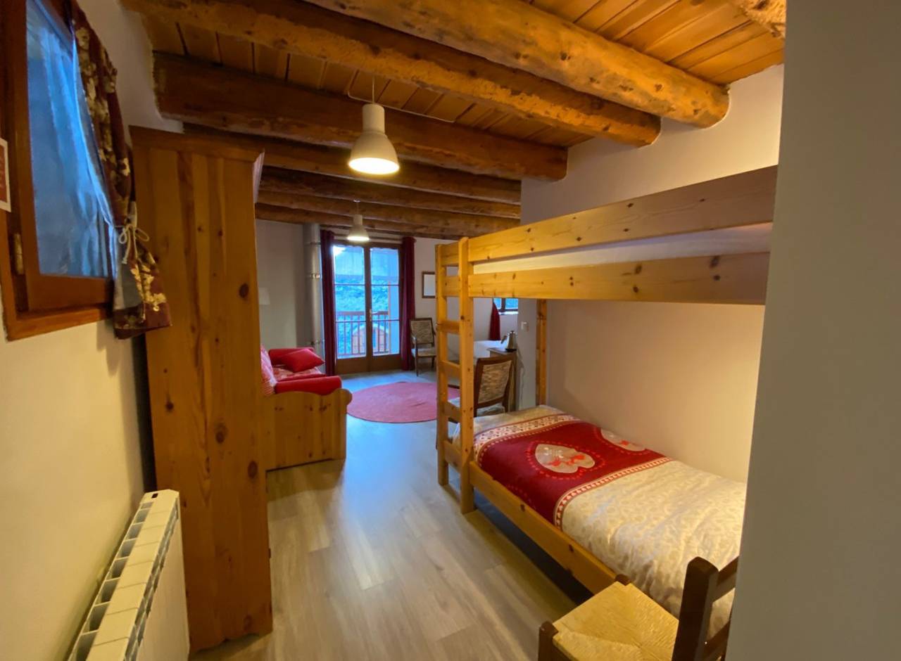 3 grandes chambres, 2 à 5 pers., avec bain norvégien - Chambre Balcon in Névache, Région de Briançon