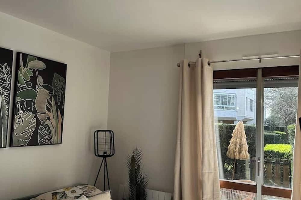 Entire apartment, | Studio Premium & Cosy | Paris 20 minutes away | in Le Chesnay, Yvelines