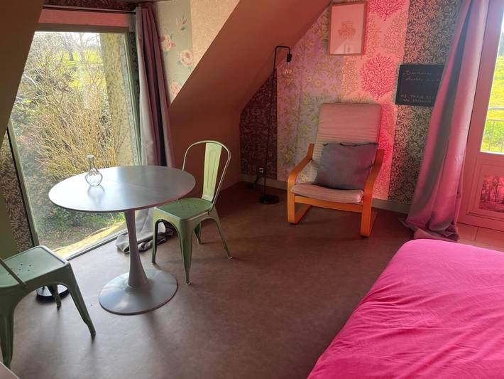 Location de vacances pour 2 personnes, avec terrasse ainsi que vue et jardin, animaux acceptés à Questembert - 2