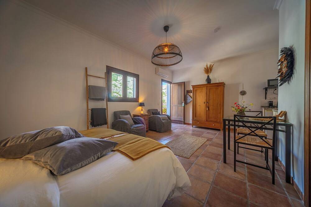 Boutique B&B Casa La Calera/ Caminito del Rey-15 min/Ronda-25 min/ Teba-5 min in Teba, Málaga Provinz