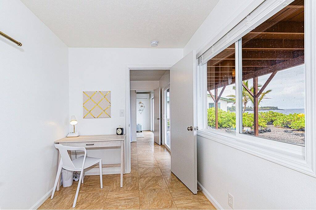 Absolute Oceanfront on Ancient Lava Cliffs! Whales, dolphins, turtles! in Hawaiian Paradise Park, East Puna