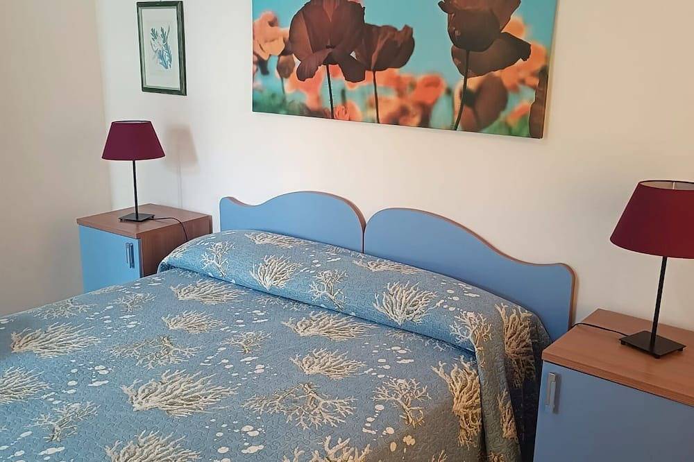 Large Double Room at Villa Ersilia in Ponza, Latium