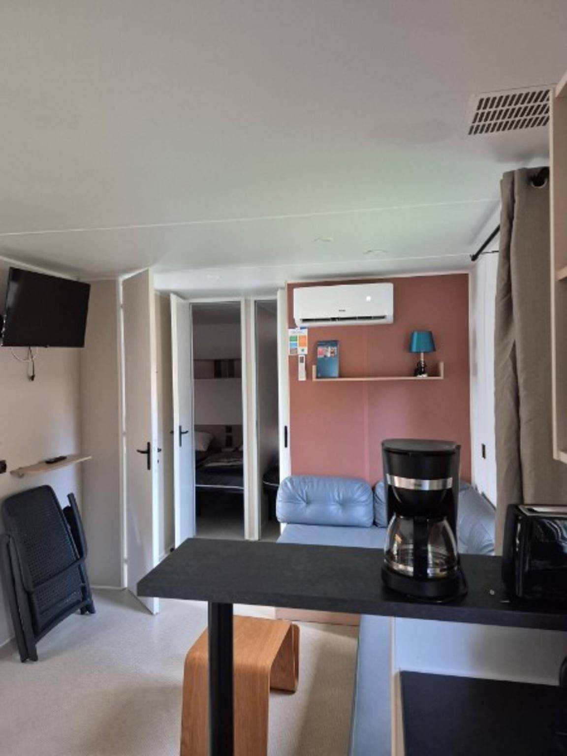 Mobil-home « 6 Personnes » avec piscine partagée, Wi-Fi et climatisation in Carry-le-Rouet, Côte méditerranéenne (France)