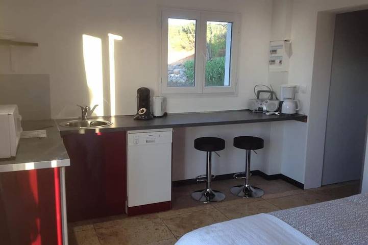 Location de vacances pour 6 personnes, avec jardin et terrasse à Douzens - 4