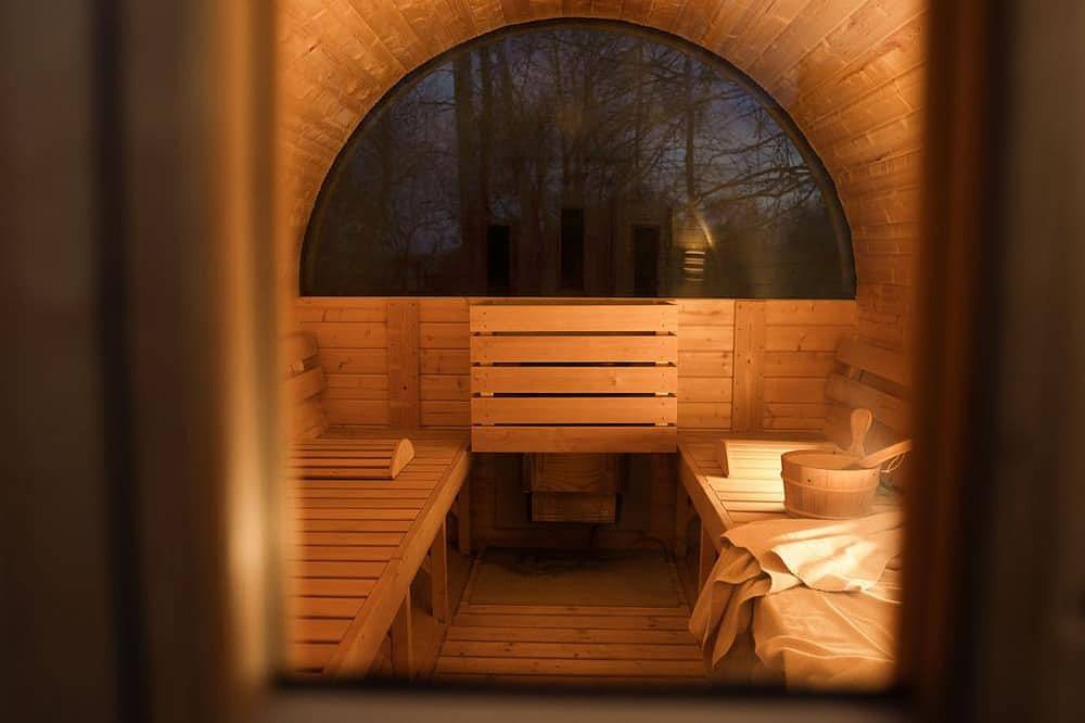Ganze Wohnung, Kleine Vintage-Ferienwohnung für1-3Gäste, Außenpool, Sauna, Park, Natur, Ruhe in Pegau, Burgenlandkreis