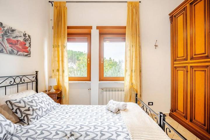 Location de vacances pour 2 personnes, avec balcon et vue à Marino