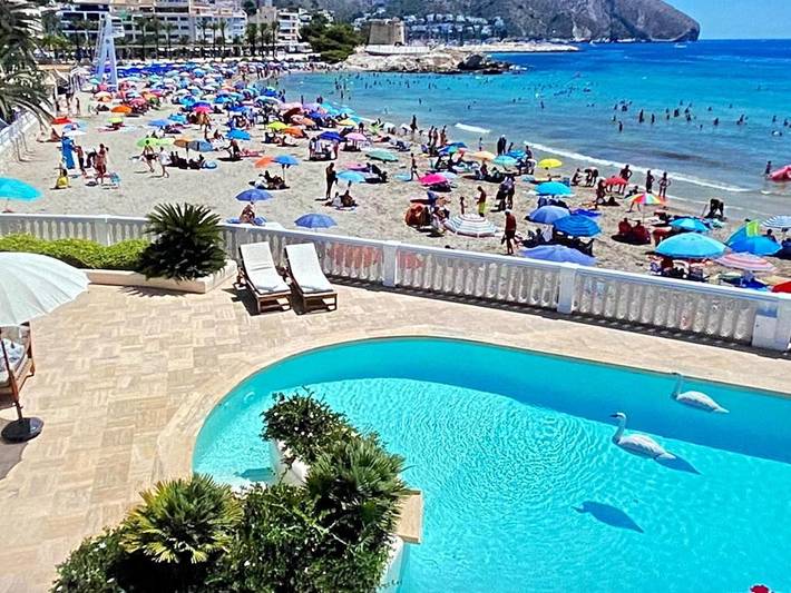 Villa für 8 Personen, mit Pool und Garten sowie Ausblick und Terrasse in Moraira - 4