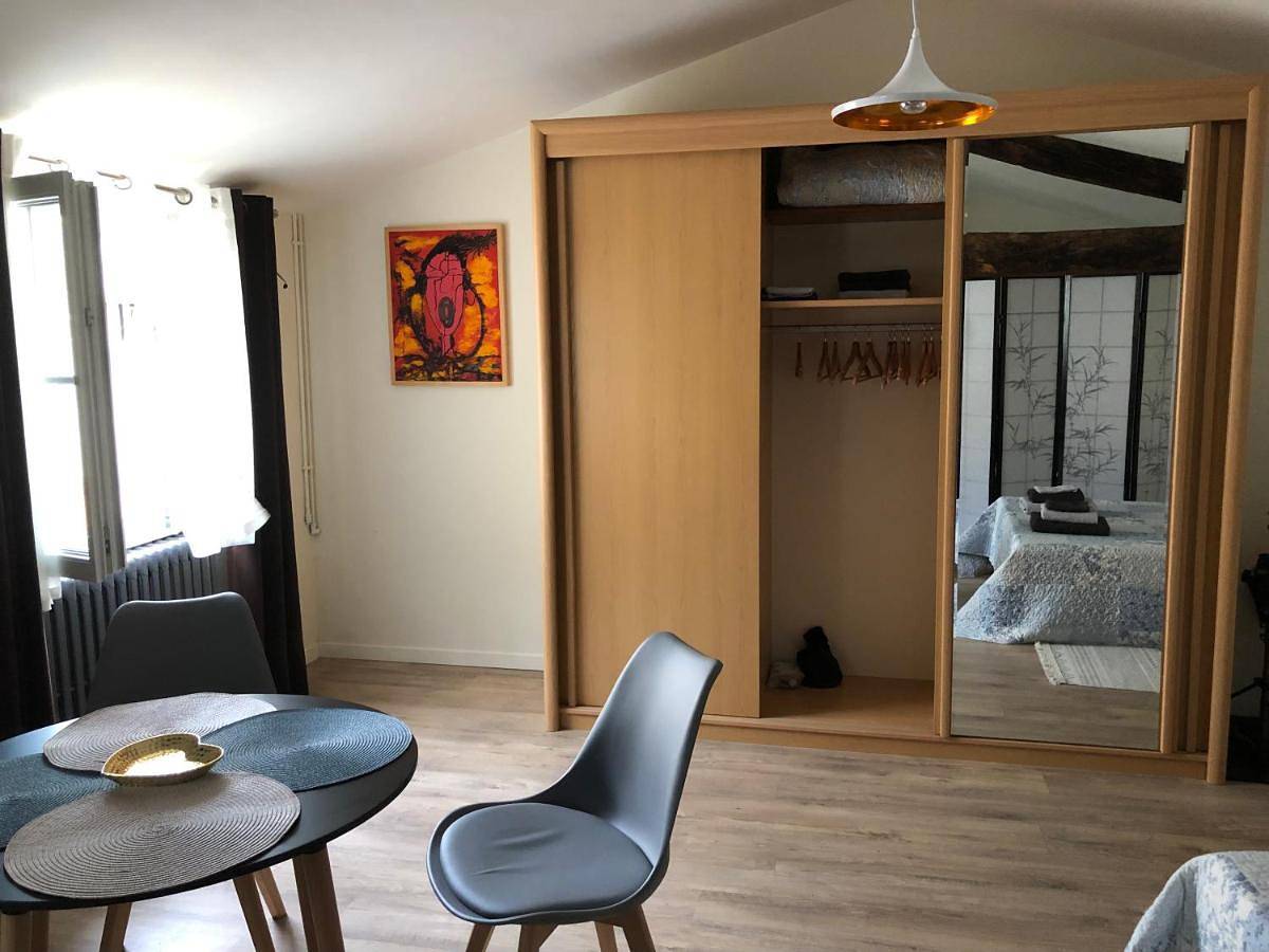 Double Room with Private External Bathroom in Avignon, Vaucluse