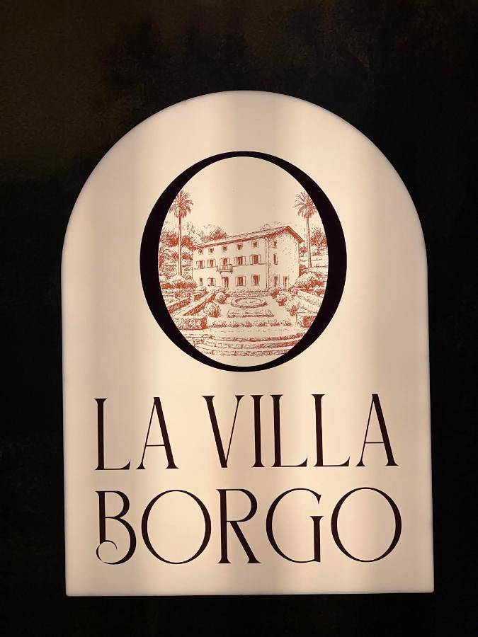 Hôtel pour 3 personnes, avec terrasse et vue à Champagne-au-Mont-d'Or