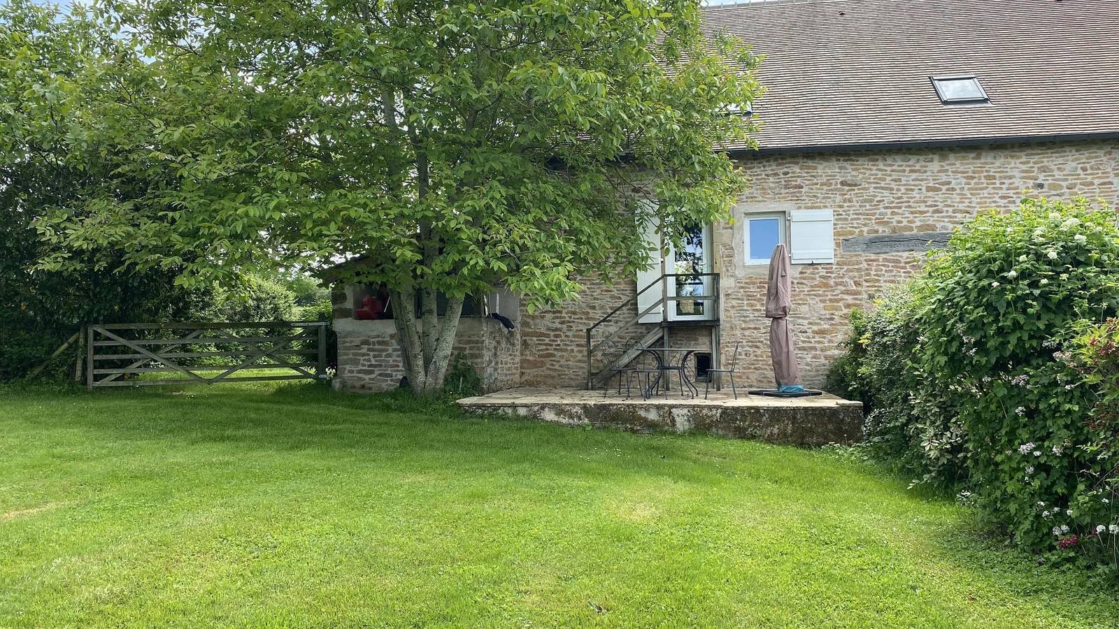 Le Petit Gîte de la Ferme de Châtenay in Étrigny, Chalon-sur-Saône region