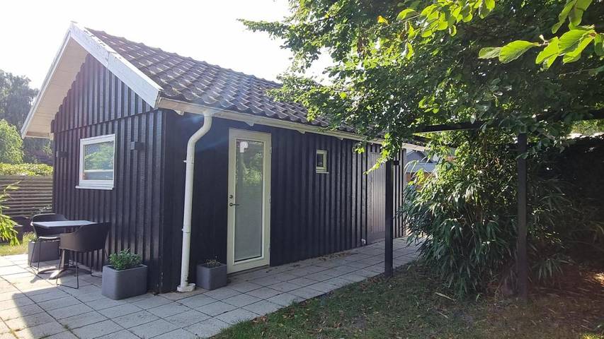 Lägenhet för 2 Personer, med Terass och Trädgård i Höllviken