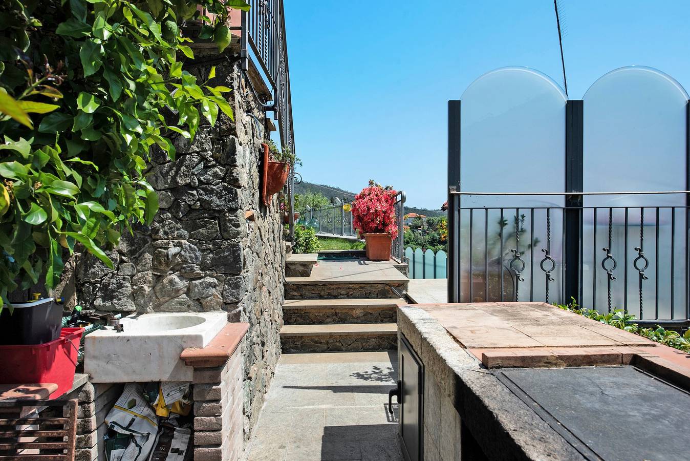 Bed and Breakfast 'Gocce Di Cristallo' con Vista Mare, Wi-Fi e Aria Condizionata in Varazze (Città), Varazze