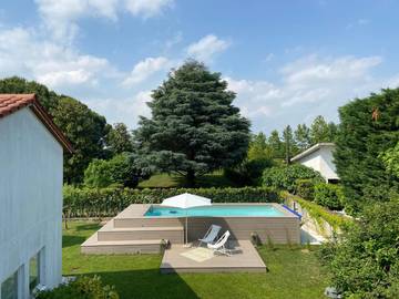 Gîte pour 7 personnes, avec jardin ainsi que vue et piscine à Zero Branco