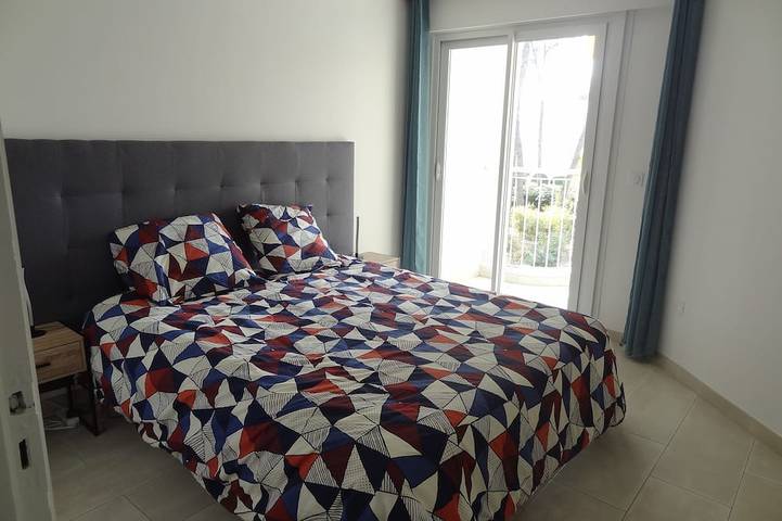 Gîte pour 4 personnes, avec piscine ainsi que jardin et balcon dans Plage du Val Fleuri - 2