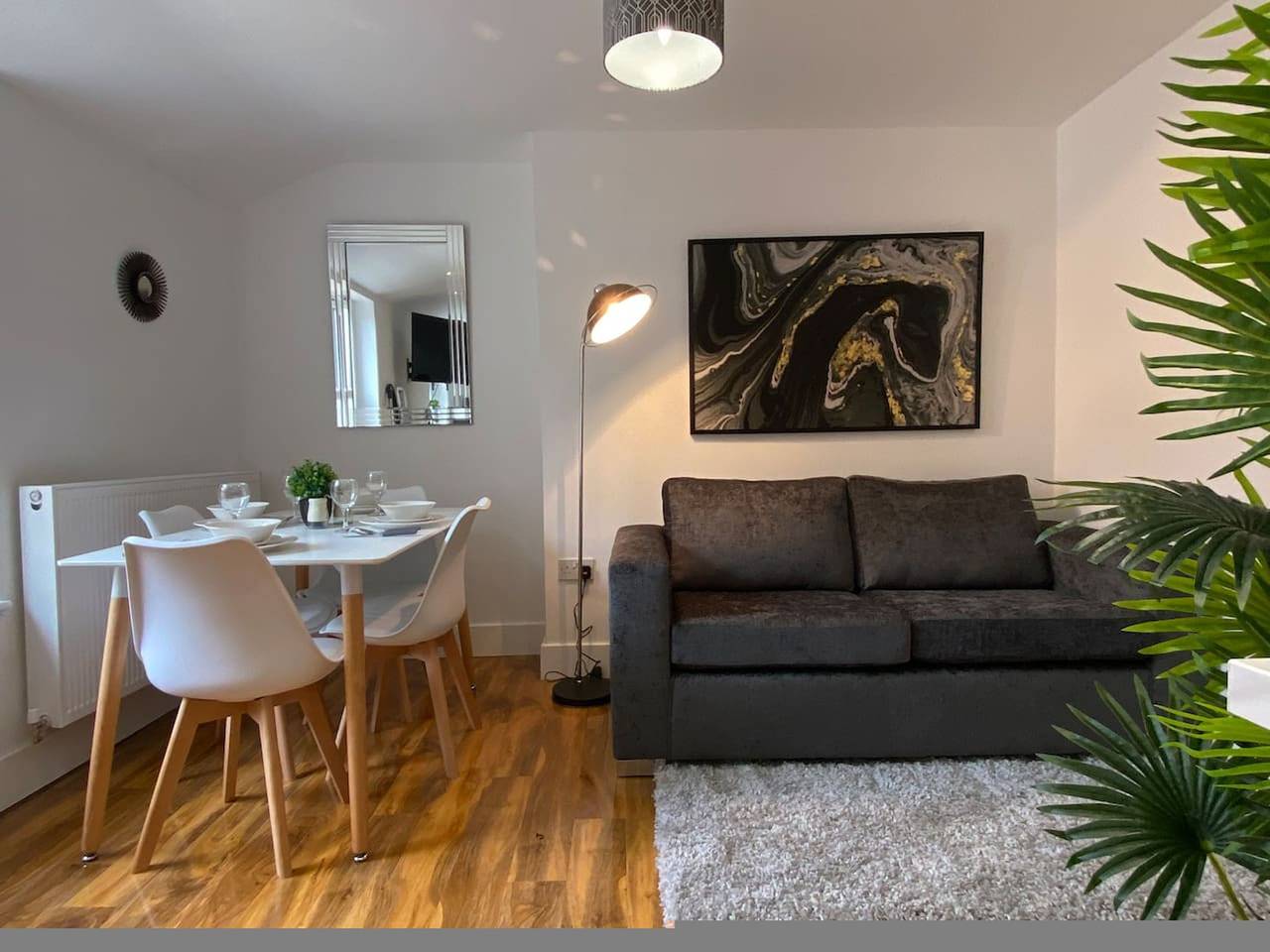Entire apartment, Stylish 2Br Serviced Apartment in Bedford Centre 4 in Bedford