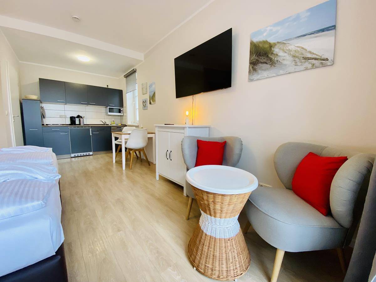 Ganze Wohnung, Lobby, klein und fein! in Lichtenhagen, Rostock