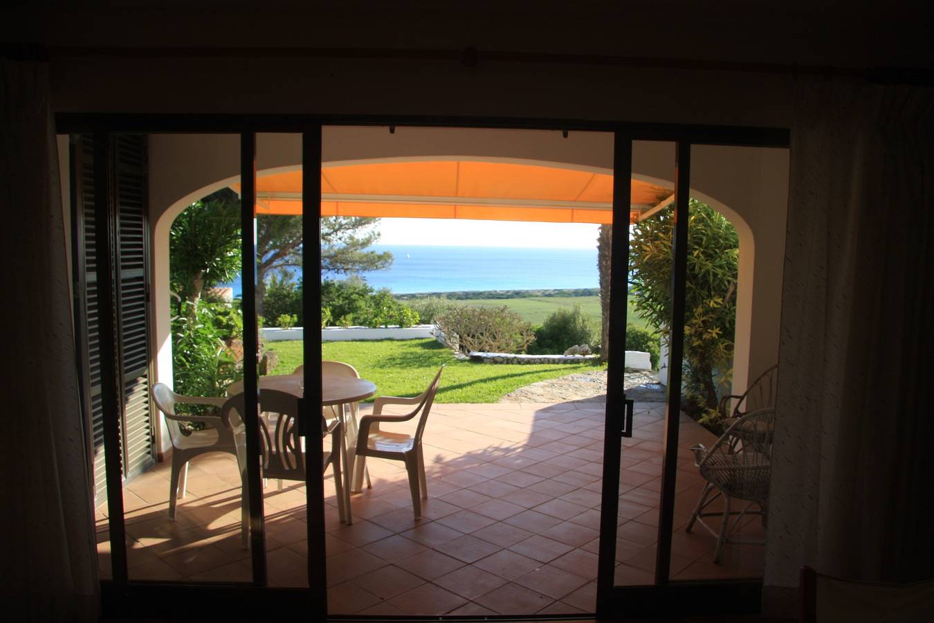 Appartement Miramar à Son Bou avec grande terrasse vue mer et piscine privée entourée de verdure in Sant Jaume, Municipalité de Alaior