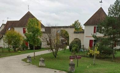 Gîte pour 7 personnes, avec jardin à Cellettes