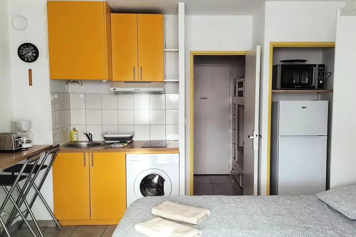 Studio entier, Studio pour 4 Personnes in Sanary-sur-Mer, Côte méditerranéenne (France)