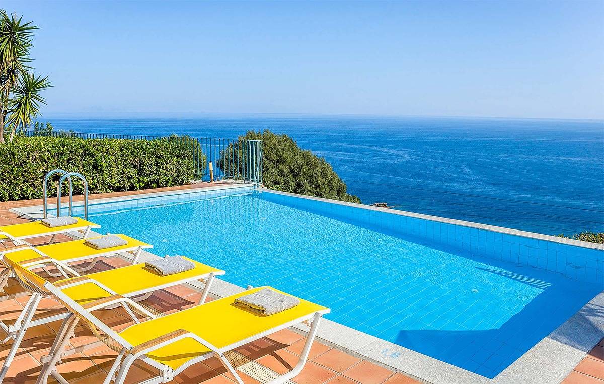 Villa Eleni with Private Pool in Skala, Céphalonie