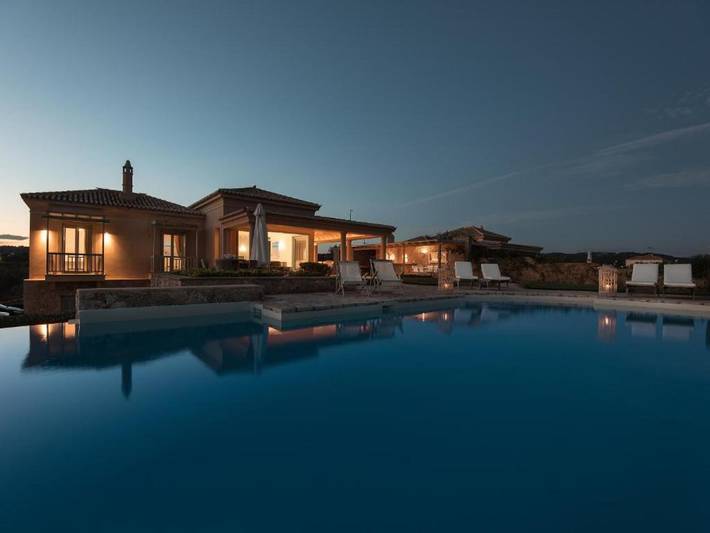 Villa für 10 Personen, mit Garten und Pool sowie Terrasse, kinderfreundlich - 1
