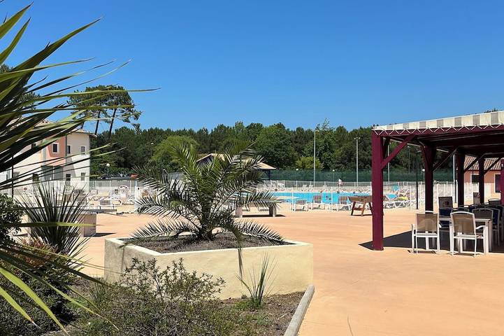 Villa pour 6 personnes, avec terrasse ainsi que piscine et jardin, animaux acceptés - 1