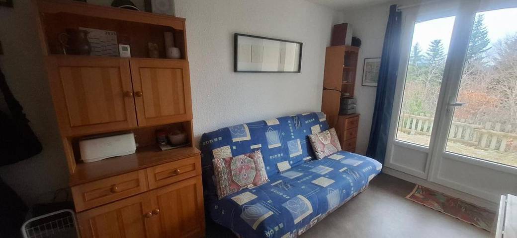 Gîte pour 4 personnes, avec terrasse, animaux acceptés à Château-Bernard - 3