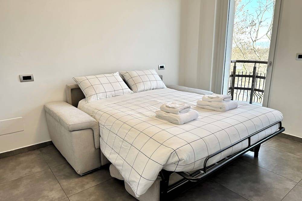 Entire apartment, Cuneo Center-Modern two-room apartment with panoramic view in Cuneo, Cuneo Province