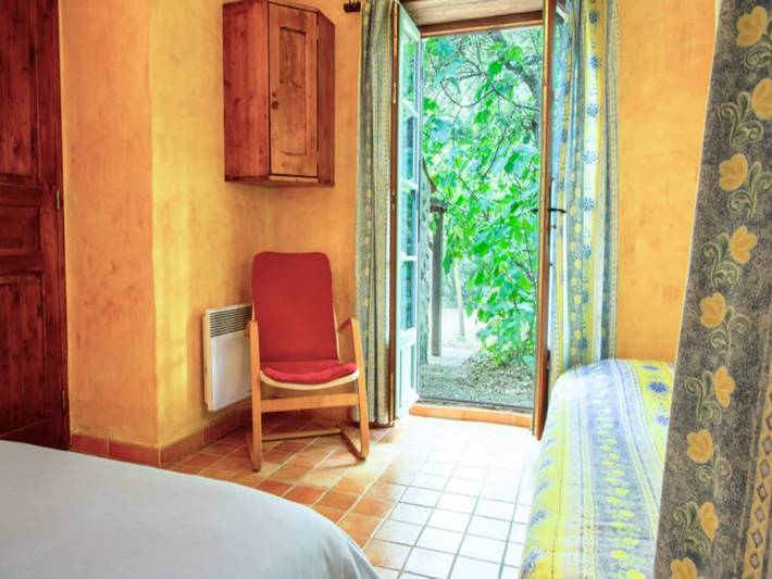 Gîte pour 5 personnes, avec piscine et terrasse ainsi que jardin et vue, adapté aux familles à Flayosc - 4