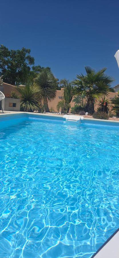 Chambre d’hôte pour 2 personnes, avec piscine ainsi que vue et jardin, animaux acceptés à La Londe-les-Maures - 3