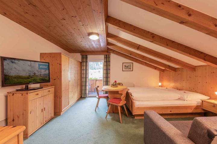 Hütte für 3 Personen, mit Garten und Ausblick sowie Terrasse und Sauna, kinderfreundlich im Stubaital - 4
