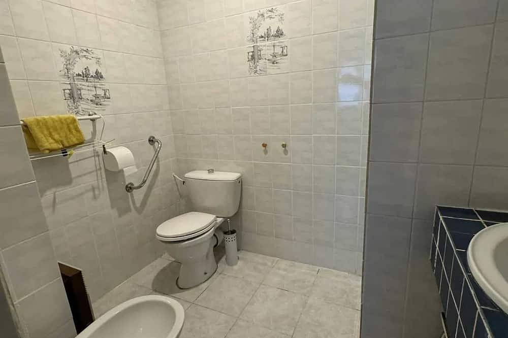 Entire apartment, Homerez - Studio Néris-les-Bains in Néris-les-Bains, Montluçon region