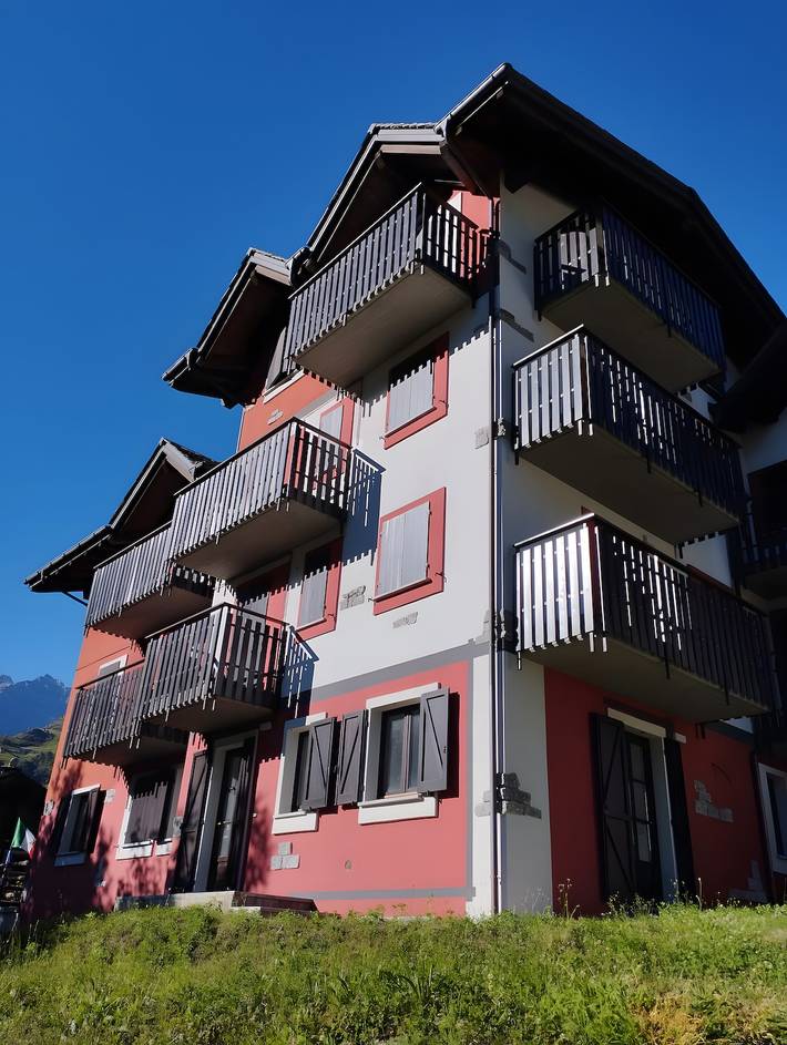 Entire apartment, Apartment 'Giorgia - Caspoggio' with Mountain View, Shared Garden and Balcony in Caspoggio (Town), Caspoggio