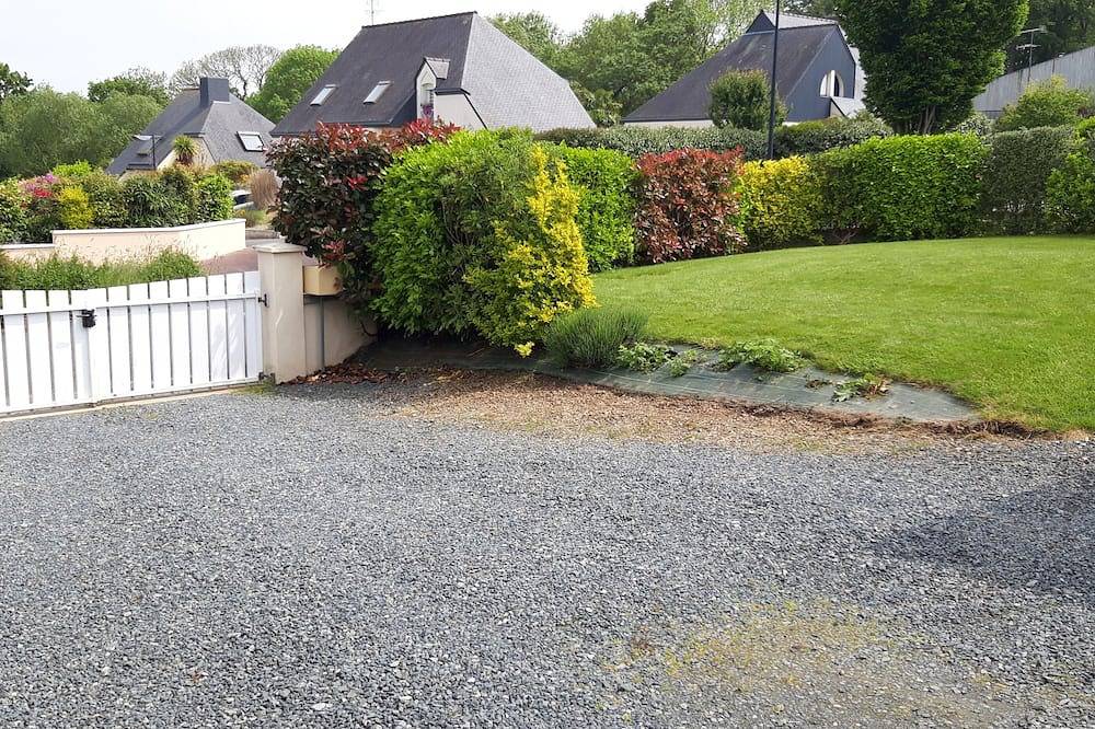 House close to the sea, shops and hiking trails. in Pordic, Côte de Goëlo