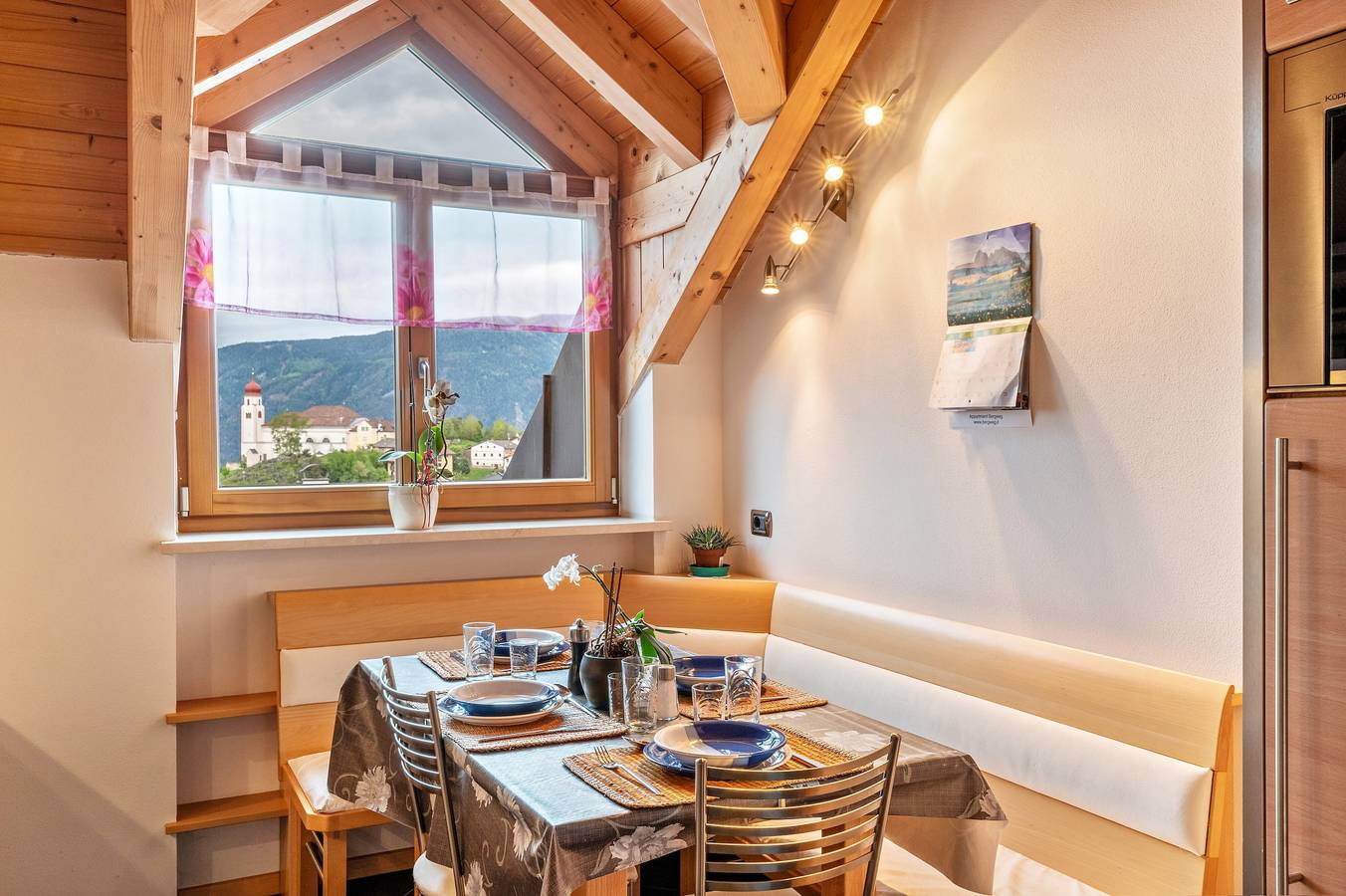 Appartamento intero, Appartamento "Bergweg" con vista sulle montagne e terrazza privata in Laion, Dolomiti Superski