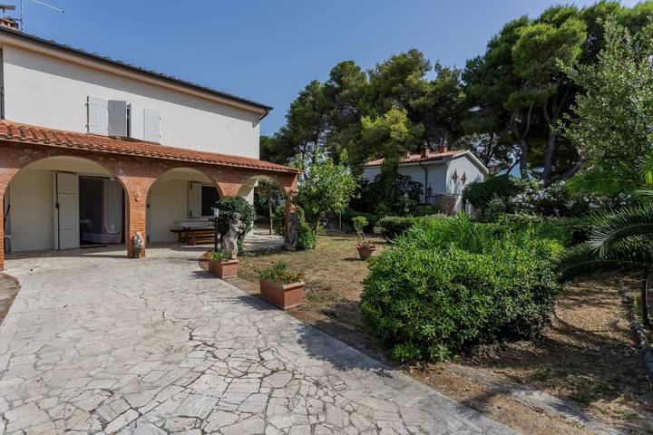 Ferienwohnung für 4 Personen, mit Garten und Seeblick in Grosseto Provinz - 2